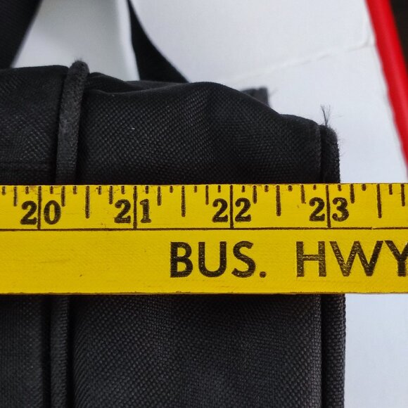 Wilson duffel bag black L 23" / W 11" / H 11" hand & shoulder straps - Picture 11 of 13